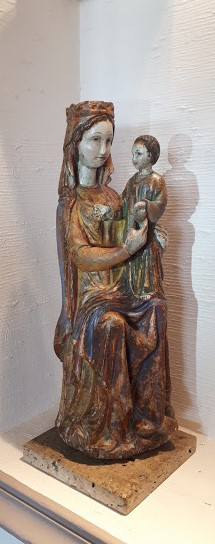 Vierge à l’enfant trônant – bois polychrome