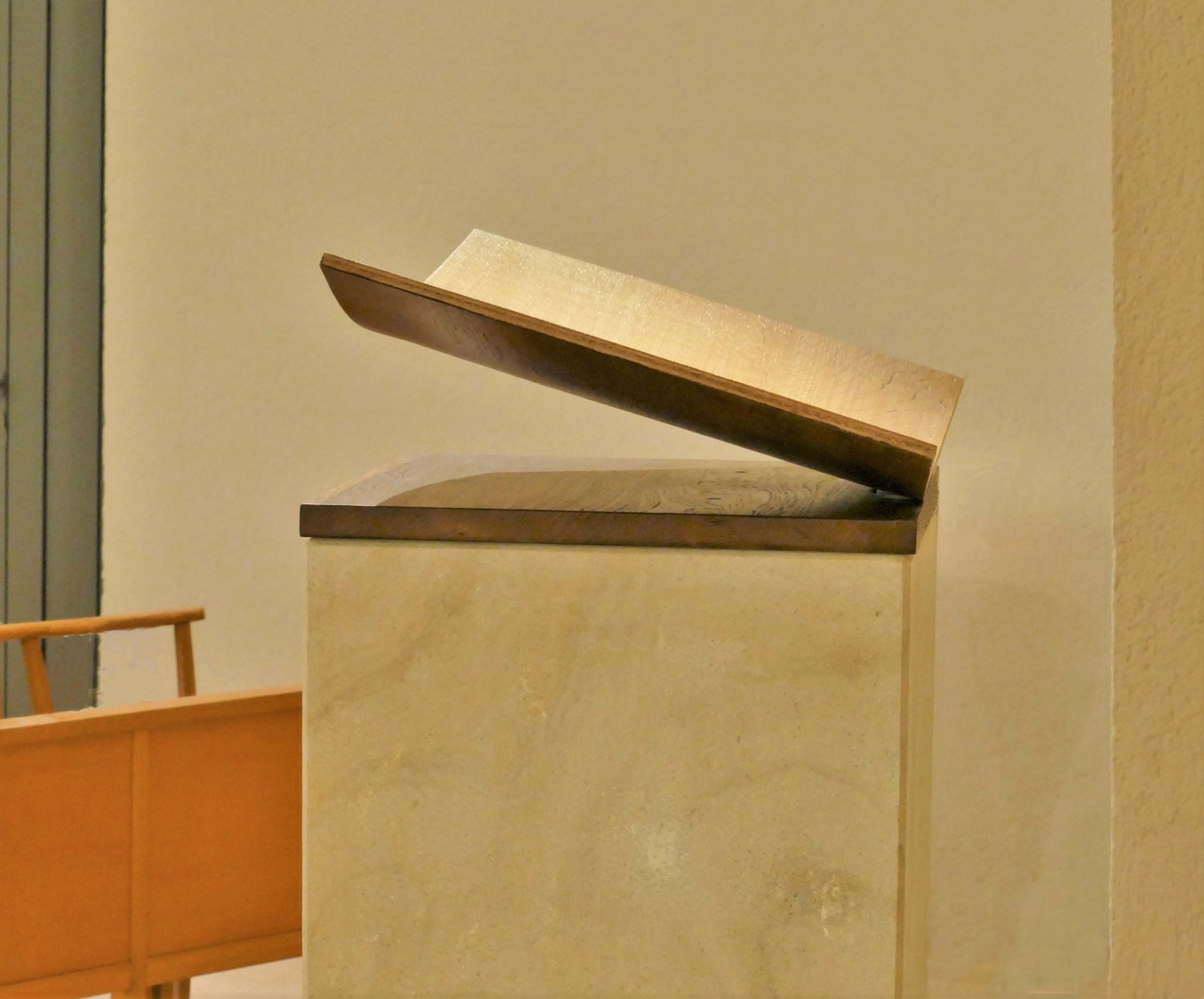 Pupitre Livre ouvert – Eglise Sainte Jeanne d’Arc, Montpellier